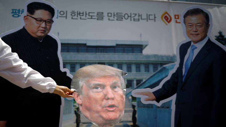 Proteste gegen US-Präsident Donald Trump in der Nähe der US-Botschaft in Seoul, Südkorea am 25. Mai 2018.