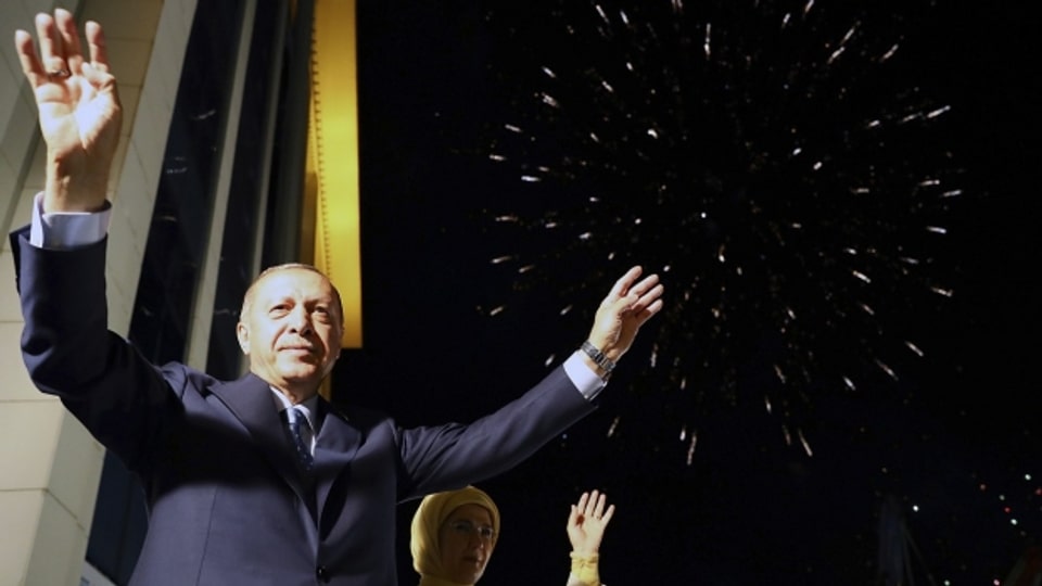 Erdogan feiert seinen Sieg.