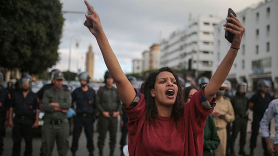 Demonstrantin in Rabat, Marokko.