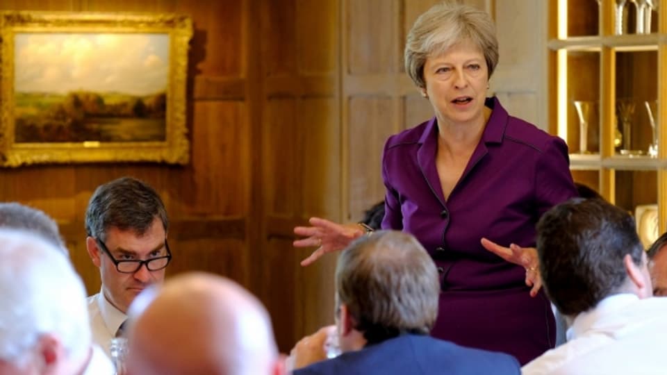 Das britische Kabinett hat sich im Landsitz von Premierministerin Teresa May getroffen.