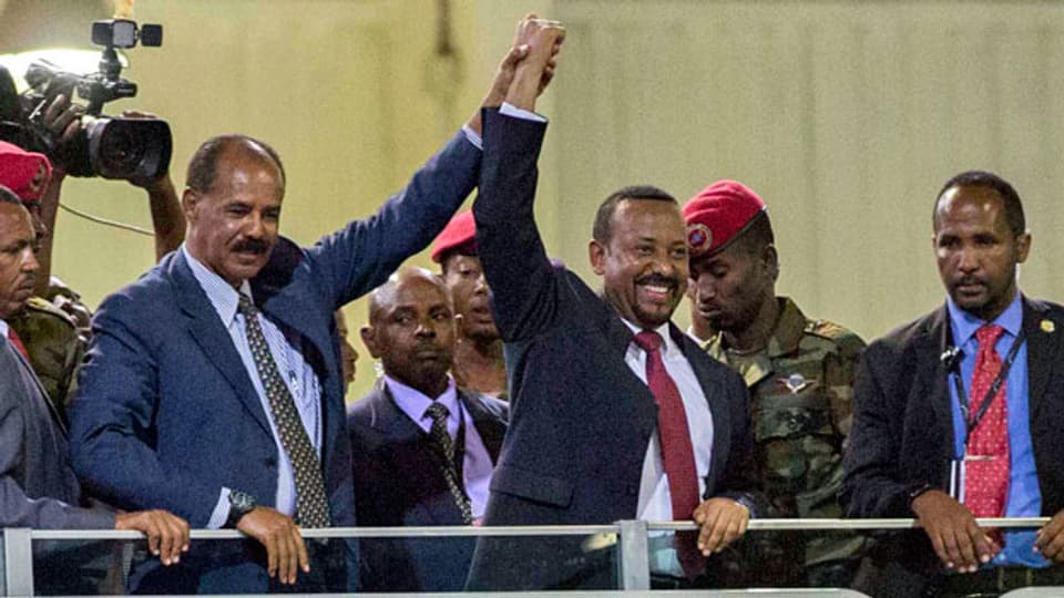 Der eritreische Präsident Isaias Afwerki, (zweiter von links), und der äthiopische Premierminister Abiy Ahmed, (Mitte), bei einem Treffen in Addis Abeba, Hauptstadt von Äthiopien, am 15. Juli 2018.