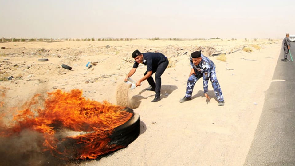 Die Proteste begannen mit brennenden Reifen und Sitzstreiks in der Hafenstadt Basra, mitten in der Sommerhitze.