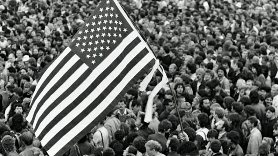 Vor 30 Jahren trat Bruce Springsteen auf der Radrennbahn Weissensee in Ost-Berlin auf. Hunderttausende sangen «Born in the USA» und schwangen US-Fahnen.