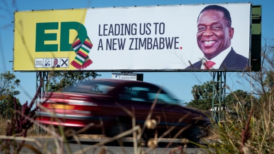 Bringt er den versprochenen Wandel? Der bisherige Übergangspräsident Emmerson Mnangagwa gewinnt die Wahl in Zimbabwe.