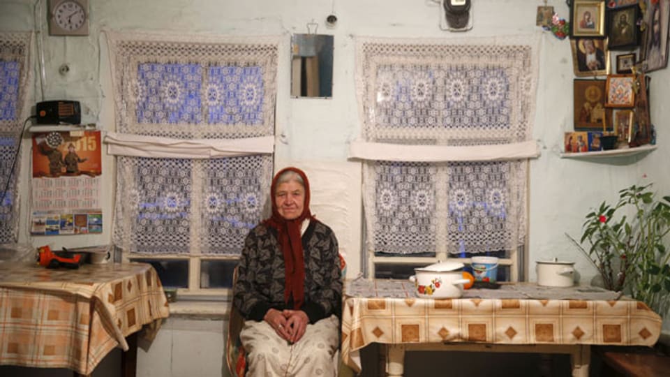 Die 86-jährige Vassa in ihrem Haus im Dorf Kalach in Russland.