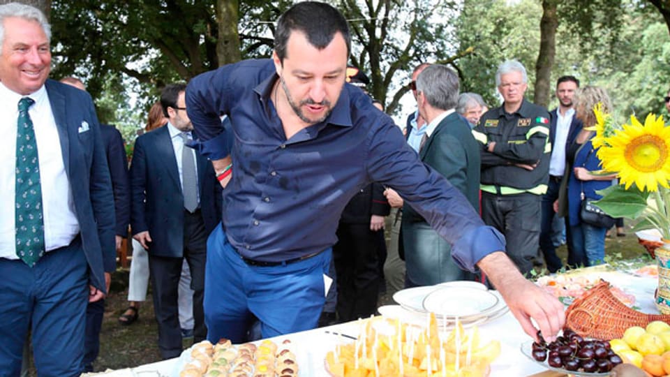 Der italienische Innenminister Matteo Salvini (Mitte).