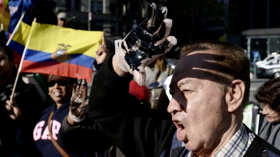 Indigene protestieren in New York gegen die Ölverschmutzung durch Chevron (2013).