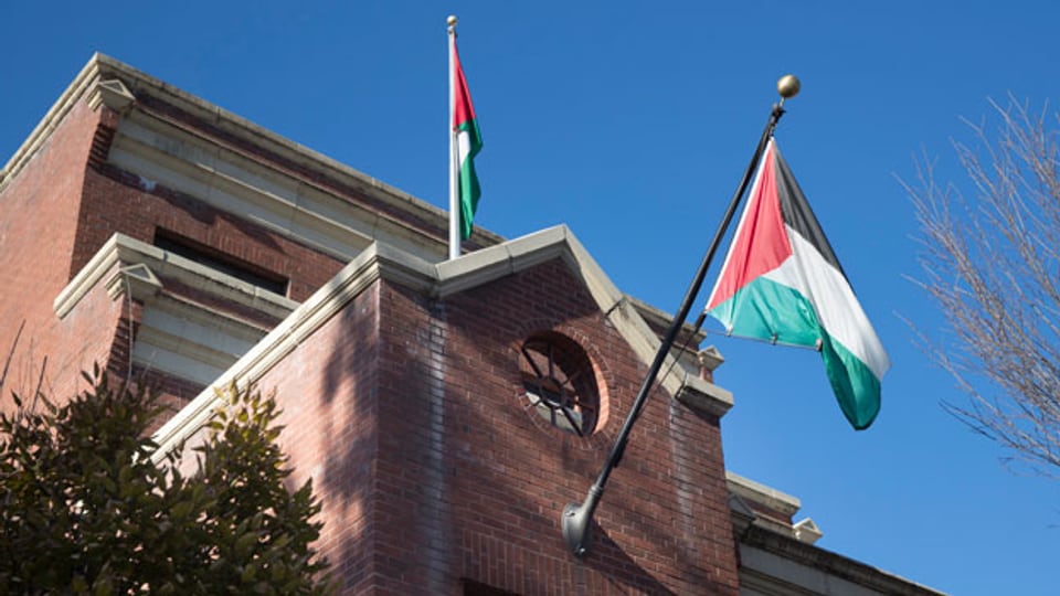 Noch wehen die Flaggen an der Vertretung der PLO in Washington