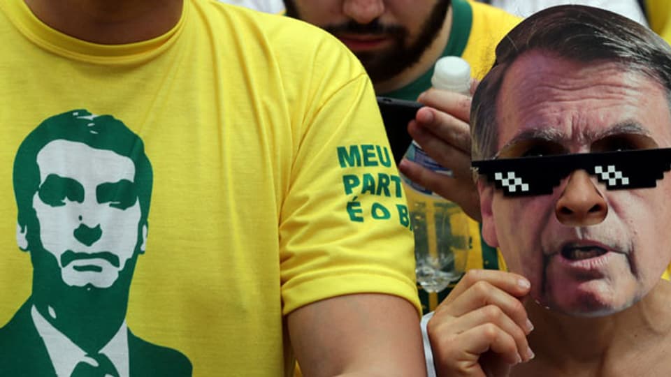 Unterstützer des brasilianischen Präsidentschaftskandidaten Jair Bolsonaro an einer Demonstration in São Paulo, Brasilien, am 30. September 2018.