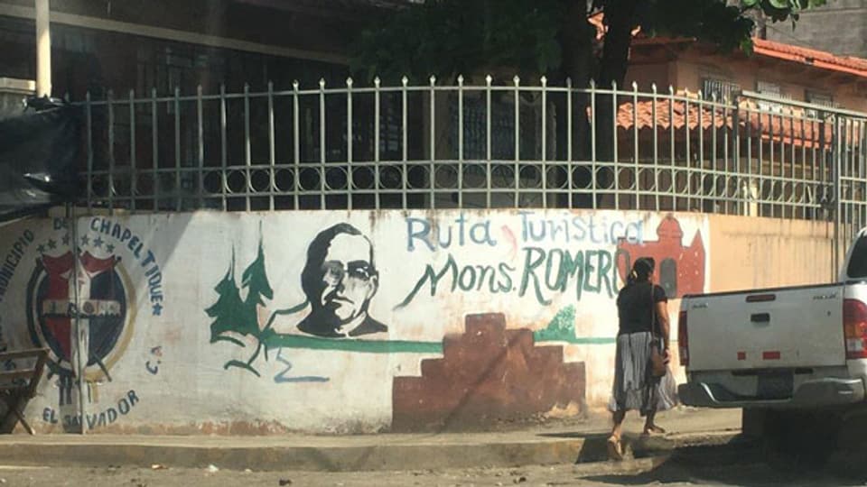 In der Stadt Ciudad Barrios auf einer Mauer als Graffiti verewigt: Monsignore Romero. Der Erzbischof von San Salvador wird vom Vatikan heiliggesprochen. Für viele Menschen in El Salvador geht damit ein Herzenswunsch in Erfüllung.