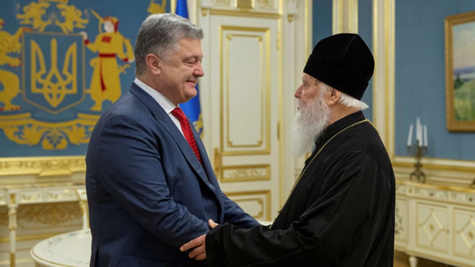 Der ukrainische Präsident Petro Poroschenko (links) und Patriarch Filaret, Leiter der Ukrainischen Orthodoxen Kirche des Kiewer Patriarchats, in Kiew, Ukraine am 11. Oktober 2018.