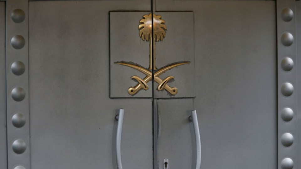 Der Haupteingang des Konsulats von Saudi-Arabien in Istanbul bleibt am Donnerstag, den 18. Oktober 2018 geschlossen.