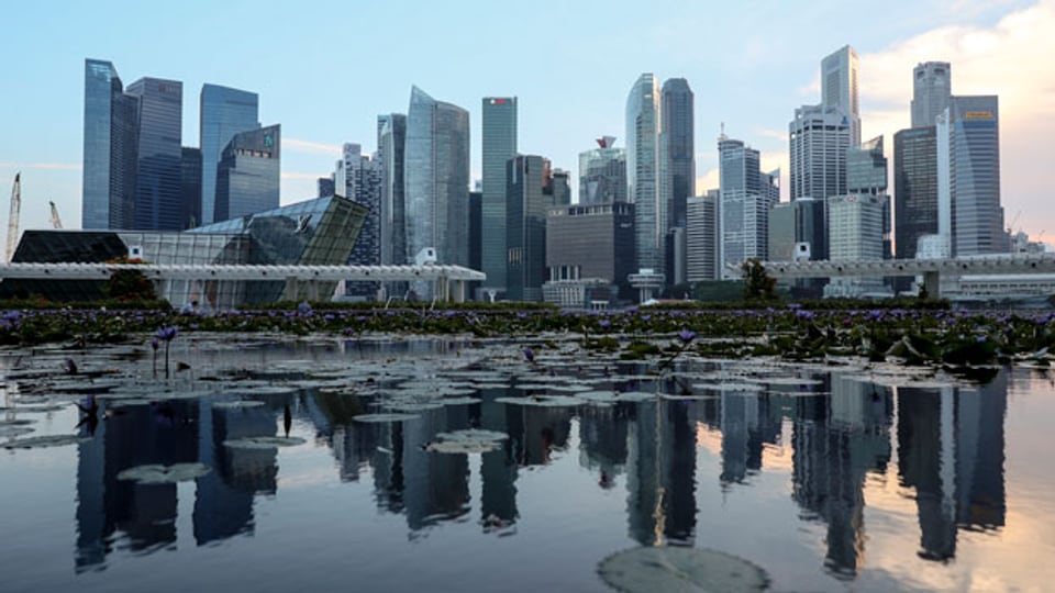 Der Finanzidisktrikt in der Skyline von Singapur.