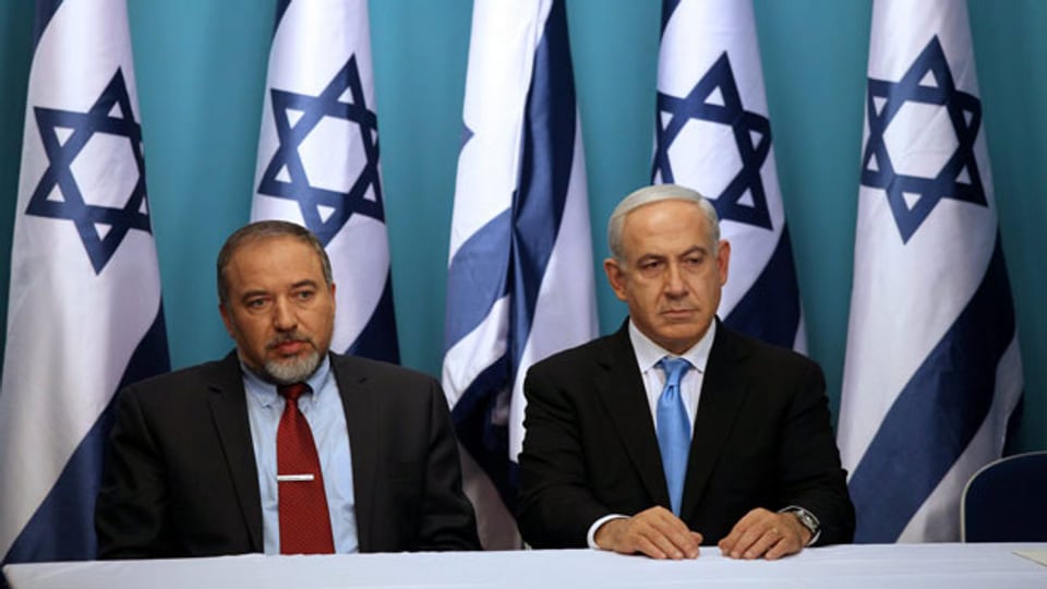 Avigdor Lieberman, israelischer Verteidigungsminister (links) und Benjamin Netanyahu, isrealischer Premierminister im Jahre 2012.