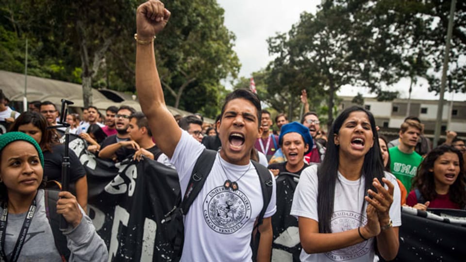 Studenten protestieren am 21. November 2018 in Venezuelas Hauptstadt Caracas gegen die Krise.