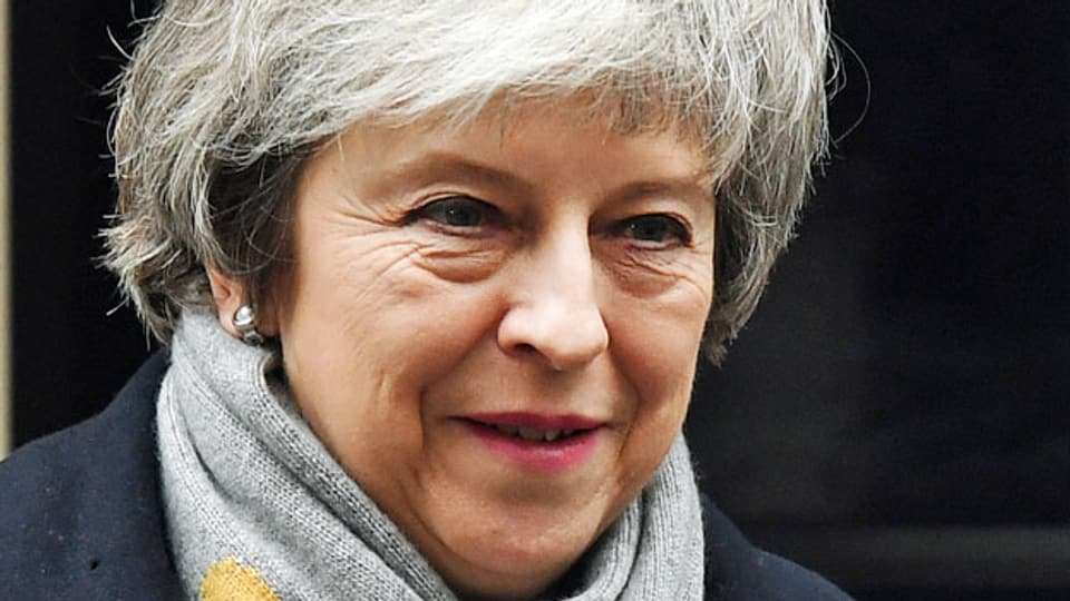 Die britische Premierministerin Theresa May verlässt im Anschluss an eine Kabinettsitzung am 15. Januar 2019 die Downing Street in London.