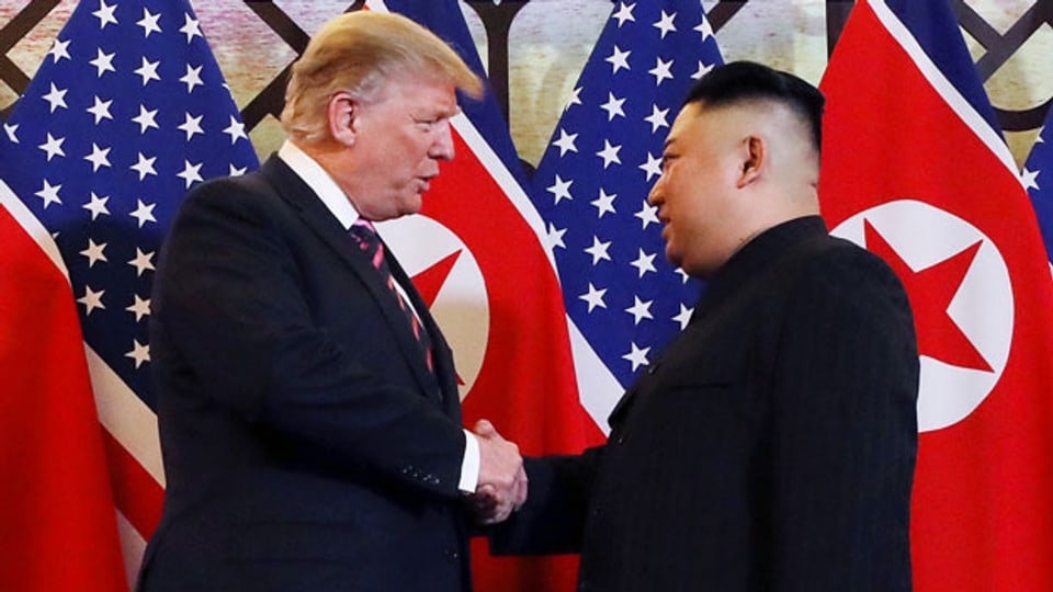 US-Präsident Donald Trump (links) und der nordkoreanische Machthaber Kim Jong in Hanoi am 27. Februar 2019.