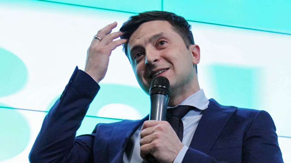 Der ukrainische Schauspieler und Comedian und der Präsidentschaftskandidat Wladimir Selenski gewinnt die Erste Runde der Wahl.