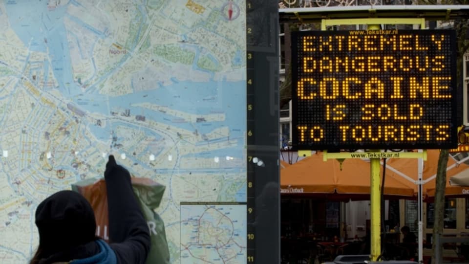 Ungewöhnliche Plakate in Amsterdam: Gesundheitsbehörden warnen Touristen vor Kokain