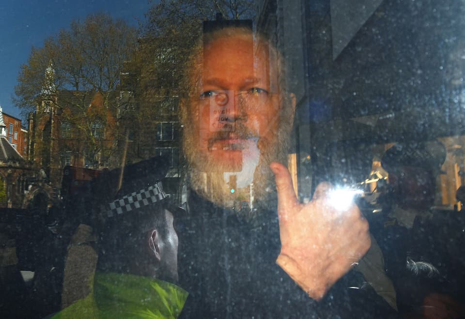 Julian Assange bei seiner Verhaftung in London