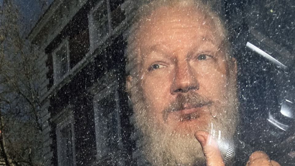 Julian Assange nach seiner Verhaftung