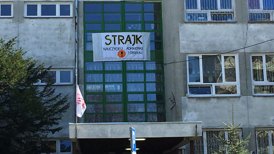 Streik-Plakat an einer Warschauer Schule.