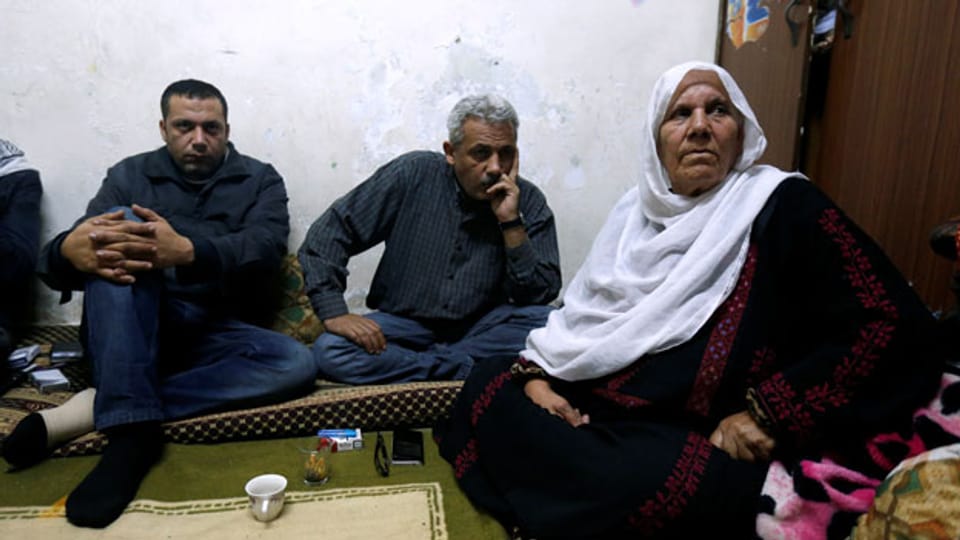 Eine palästinensische Flüchtlingsfamilie im palästinensischen Al-Baqaa-Flüchtlingslager nahe Amman, Jordanien.