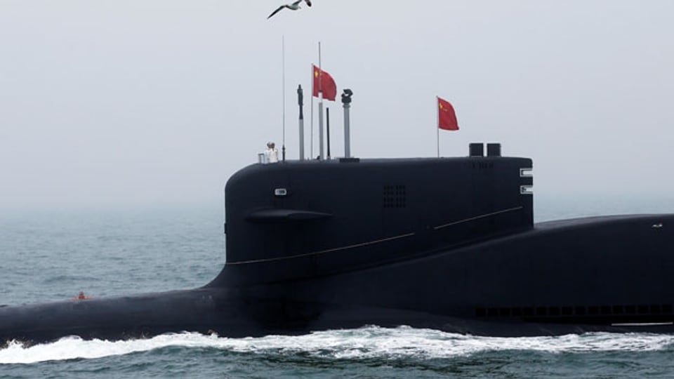 Ein U-Boot der chinesischen Marine vor der Hafenstadt Qingdao.