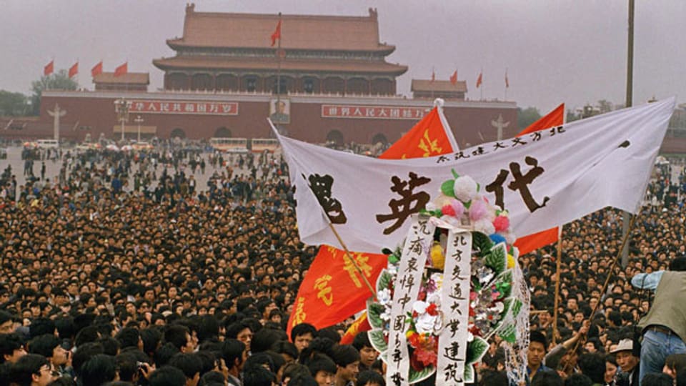 Demonstrierende Studenten beim Tiananmen-Platz in China am 4. Juni 1989.