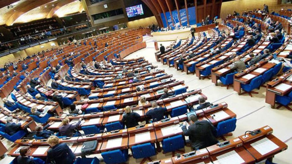 Sicht auf die parlamentarische Versammlung des Europarats.