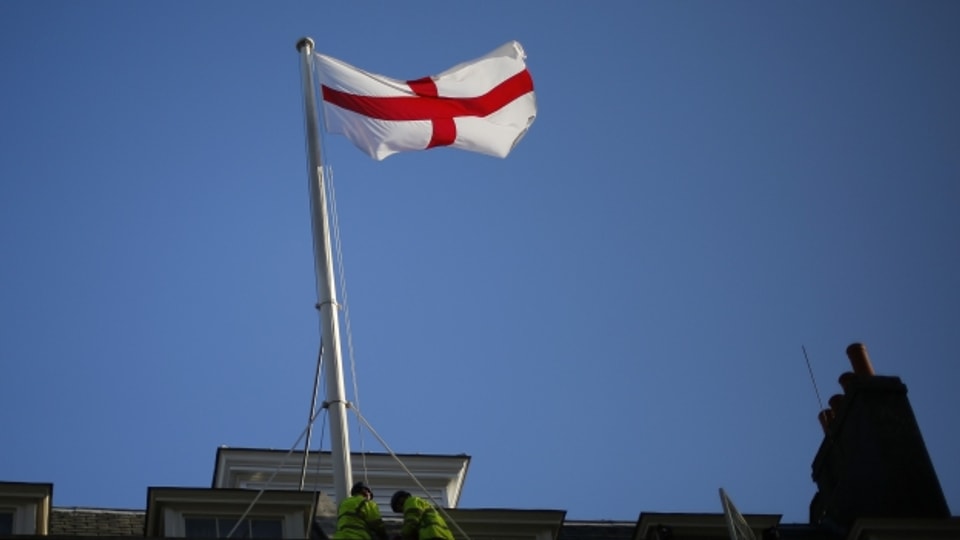 Die englische Flagge, das Kreuz des Heiligen Georg: Symbol des englischen Nationalismus.