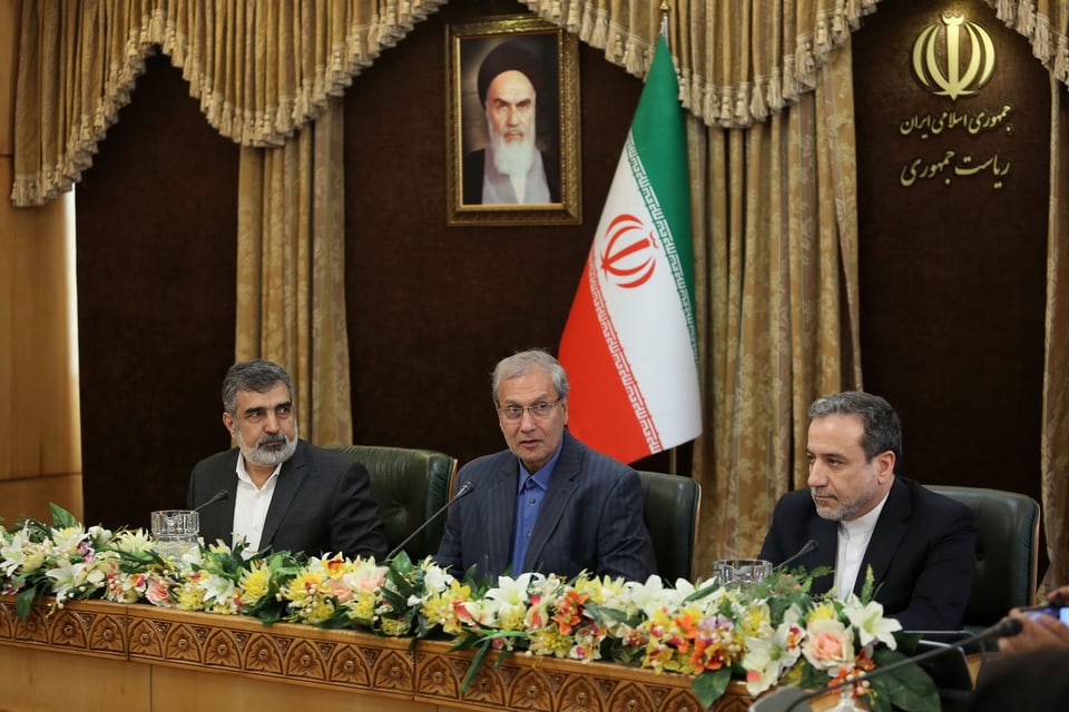 Medienkonferenz von Regierungsmitgliedern in Teheran