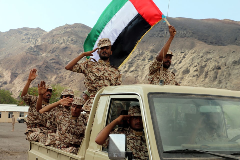Soldaten unter emiratischer Flagge im Jemen