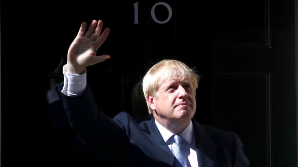 Boris Johnson vor dem Regierungssitz Downing Street 10 in London.