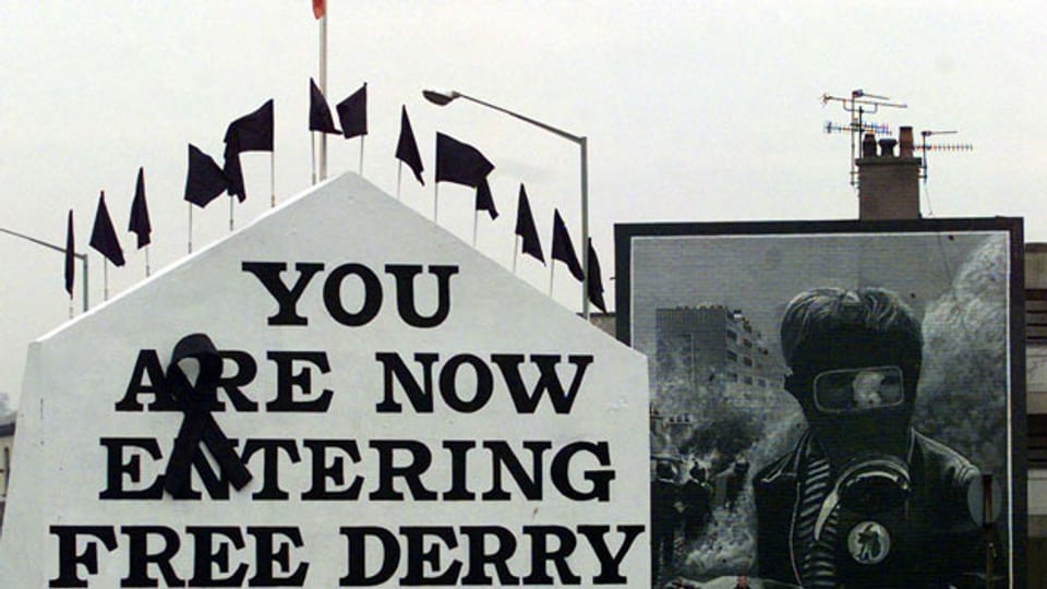 Der «Free Derry Corner» im Bogside-Viertel. Die Aufschrift auf der Fassade wurde in den letzten Jahrzehnten mehrfach erneuert.