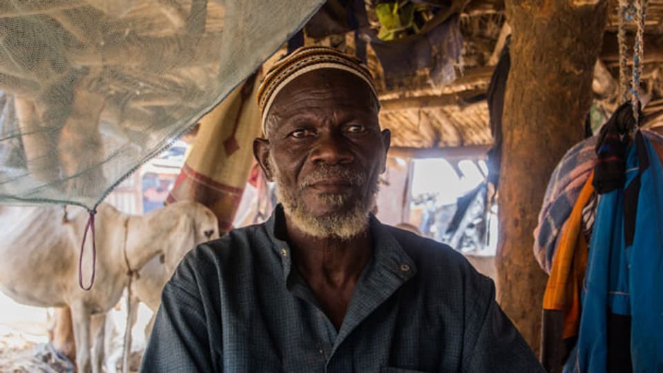 Mahamad Guindo, der Dorfchef von Yara in Zenralmali, glaubt den Grund für die Gewalt zu kennen:"Die Fulani denken offenbar, dass sie uns vertreiben müssen, um an neue Weideflächen zu kommen".