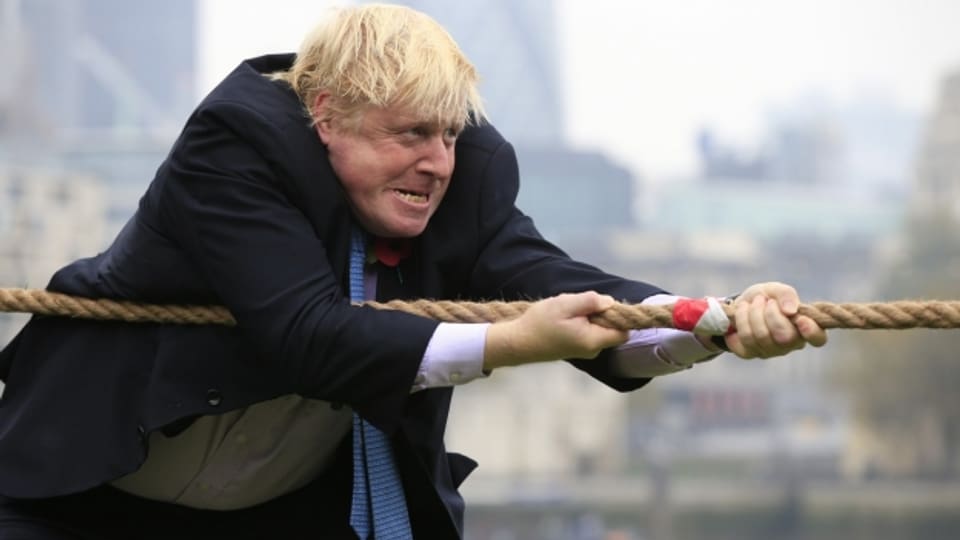 Damals noch Bürgermeister von London: Boris Johnson im Jahr 2015 während eines Tauwettbewerbs. Das Bild passt zur aktuellen politischen Lage in Grossbritannien. Das britische Unterhaus macht den Brexit-Plänen von Premierminister Boris Johnson einen Strich durch die Rechnung. Premierminister Johnson spricht von einem Sabotageakt.