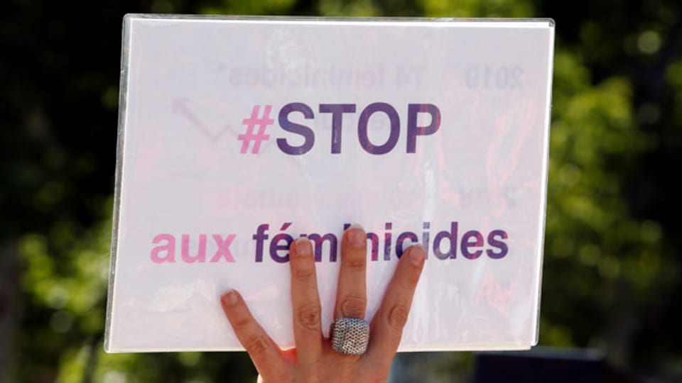 Familien von Opfern protestieren gegen «Femizide», resp. geschlechtsspezifische Gewalt gegen Frauen.