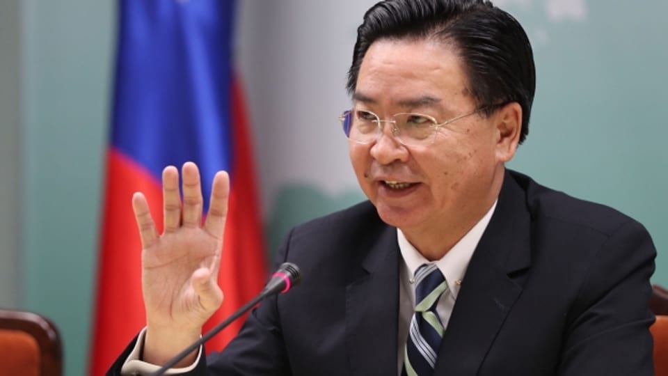 Taiwans Aussenminister Joseph Wu gab an einer Pressekonferenz bekannt, dass nun auch Kiribati die diplomatischen Beziehungen zu Taiwan beendet habe.
