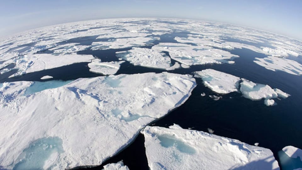 In Grönland und der Westantarktis beginnen die riesigen Eisschilde plötzlich schneller zu schmelzen.