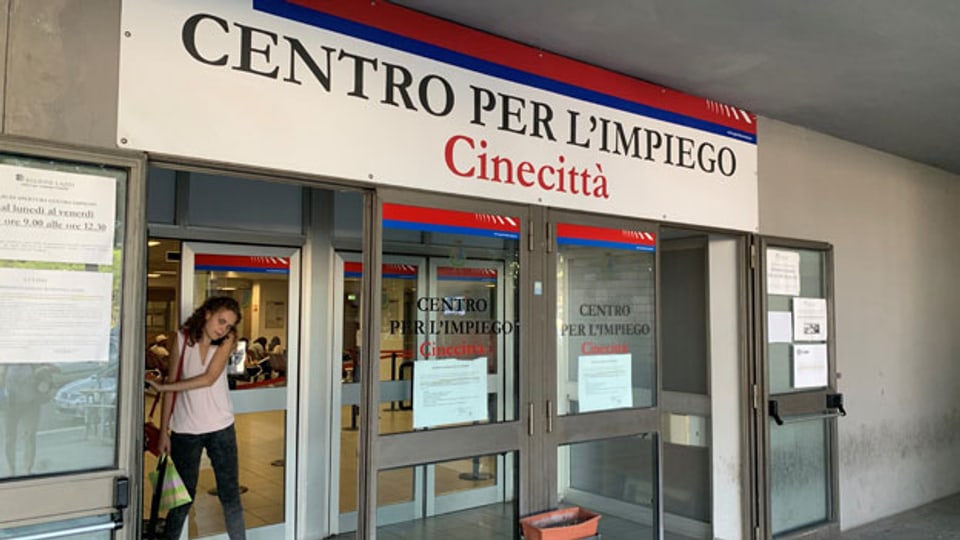 Der Eingang zum Arbeitsamt in Cinecittà in Rom.