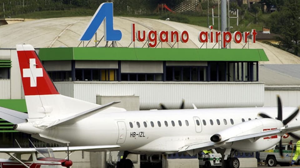 Eine Swiss-Maschine auf dem Flughafen Lugano in Agno.