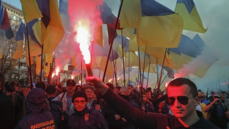 Die Protestierenden fordern einen harten Kurs in Bezug auf die Ostukraine.