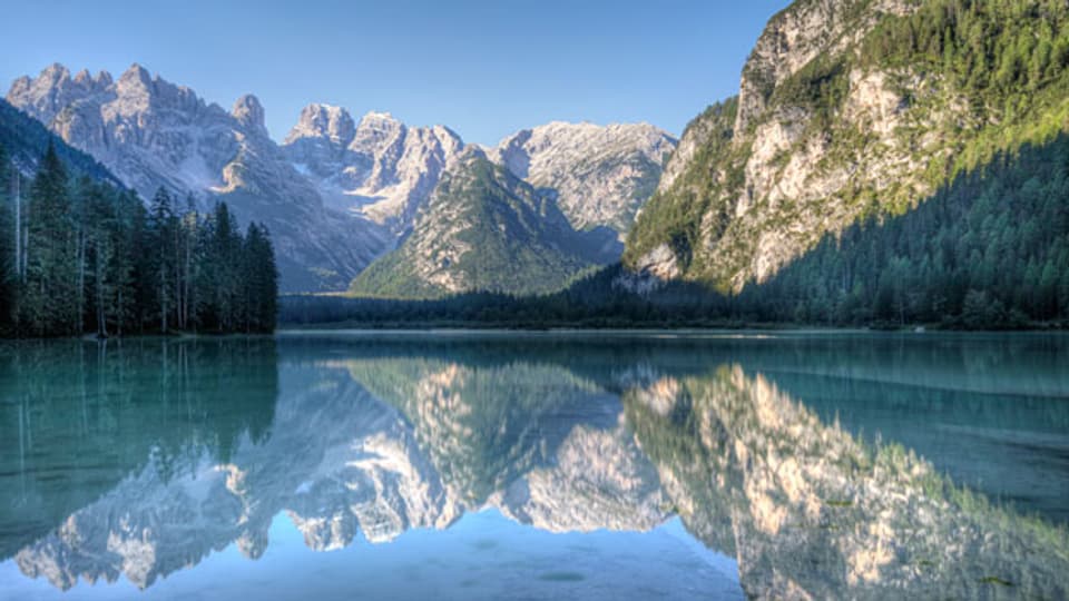 Symbolbild: Der Lago di Landro, See in den Dolomiten, in Trentino, Südtirol (I).