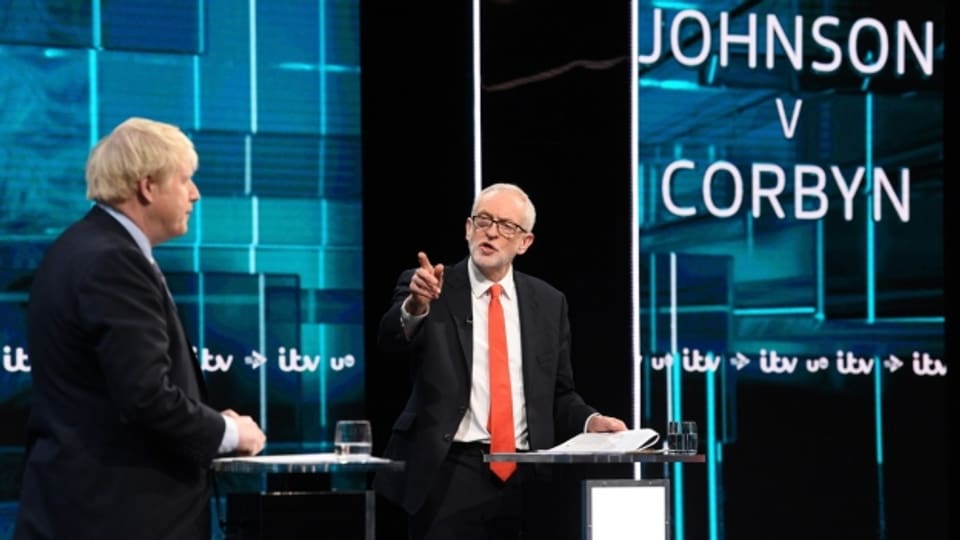 Boris Johnson und Jeremy Corbyn während des Fernsehduells in den ITV Studios in Manchester.
