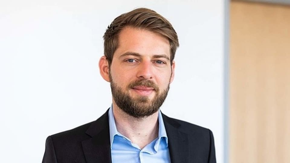 Der Politikwissenschaftler Jannis Grimm untersucht am Institut für Protest- und Bewegungsforschung IPB in Berlin die übergeordneten Motive von Protesten in aller Welt.