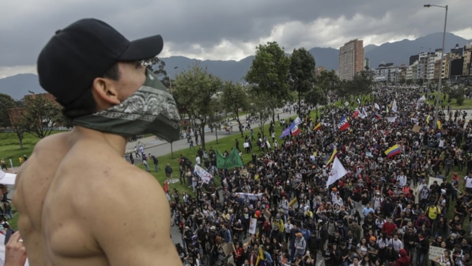 Der Generalstreik in Kolumbien zieht Hunderttausende auf die Strasse: Sie wehren sich gegen die Politik von Präsident Duque.