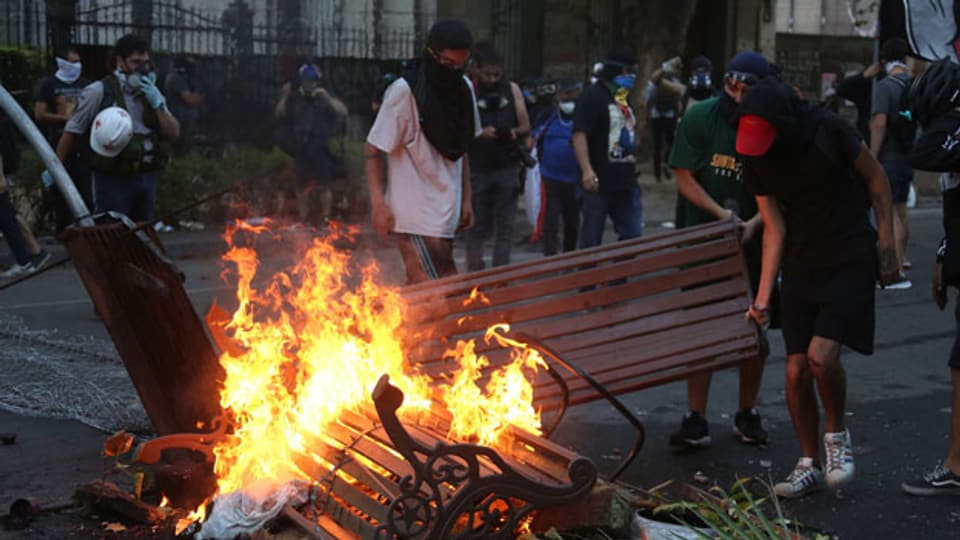 Wochenlang dauerten die heftigen Massenproteste in Chile an. Noch ist die Ruhe nicht zurück.