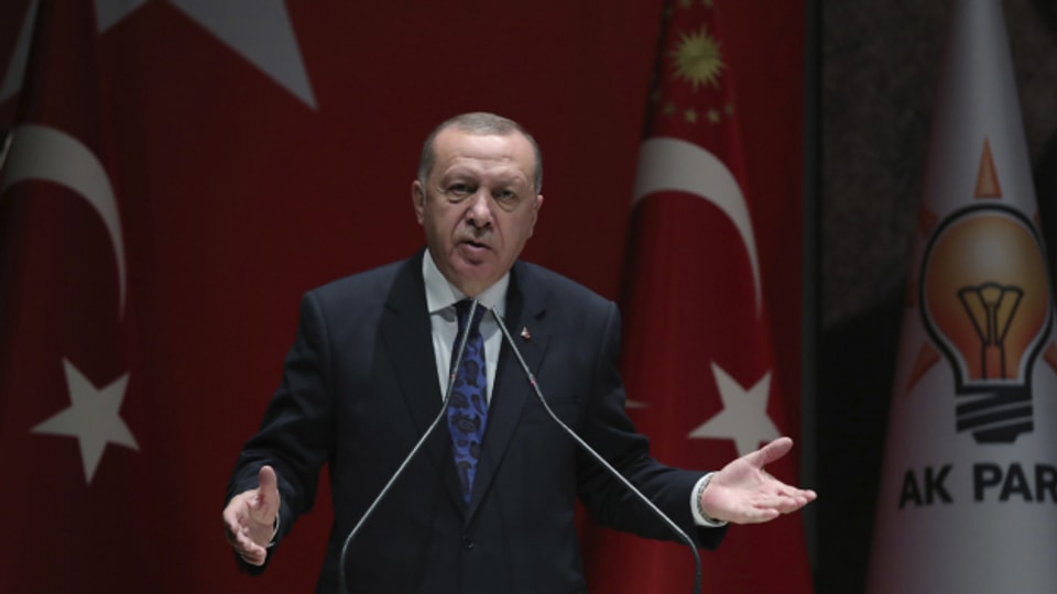 Der türkische Präsident Erdogan kündigt an, Truppen nach Libyen schicken zu wollen.