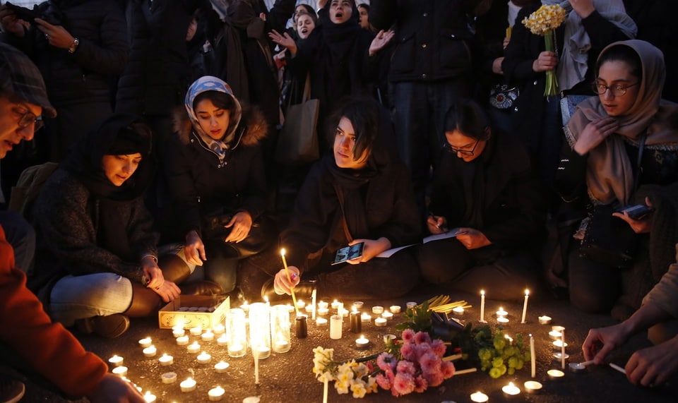 Kerzen für die Opfer bei Protest in Teheran